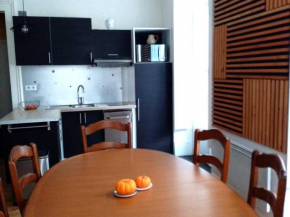 Appartement T2 bis 53 m² Centre-ville - 4/6 personnes, Ascenseur, Casier à ski, Machine à laver - FR-1-234-279